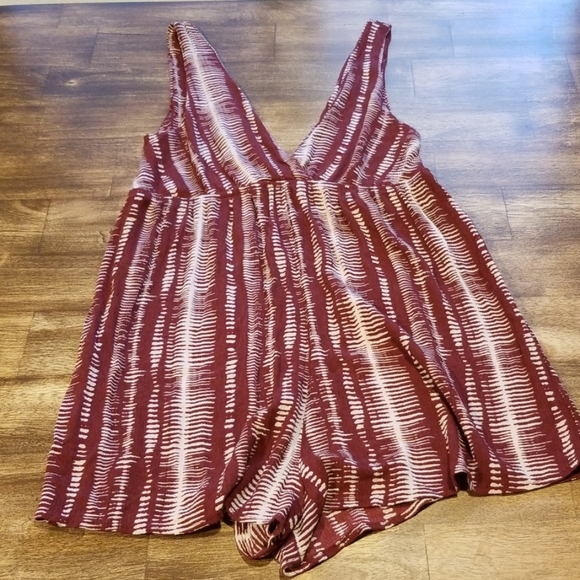 NWOT Wild Fable Maroon Stripes Sleeveless Romper - Picture 2 of 4